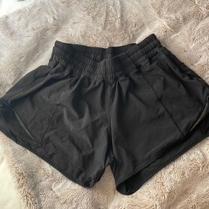 Lulu Hotty Hot shorts black size 6